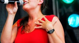 Caro Emerald - Foto: Gus Hertzog | Wikimedia Commons