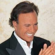 Julio Iglesias - Foto Alejandro Vilar - CC0 1.0 Universal Public Domain