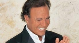 Julio Iglesias - Foto Alejandro Vilar - CC0 1.0 Universal Public Domain