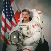 Chris Hadfield - Fotocredits NASA - Wikimedia Commons (Publiek Domein)