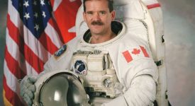 Chris Hadfield - Fotocredits NASA - Wikimedia Commons (Publiek Domein)