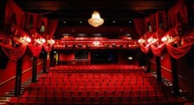 lockdown, poppodia, culturele sector, Theaters en concertzalen, Ed Gamble, Nienke Plas, The Dutch Eagles, Dennis van Aarssen, Theaterzaal, musical, cabaret, podium - Credits MarringsBerwick - Wikimedia Commons (CC BY-SA 3.0) - Dolfje Weerwolfje