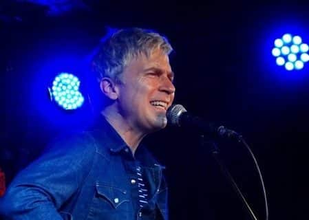 Nada Surf (Matthew Caws) - Foto Lhcollins - Wikimedia Commons (CC BY-SA 4.0)