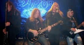 Saxon - Fotocredits; Mattmetallica - Bron wikimedia commons