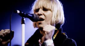 Sia - Foto: Kris Krug - bron: Wikimedia Commons