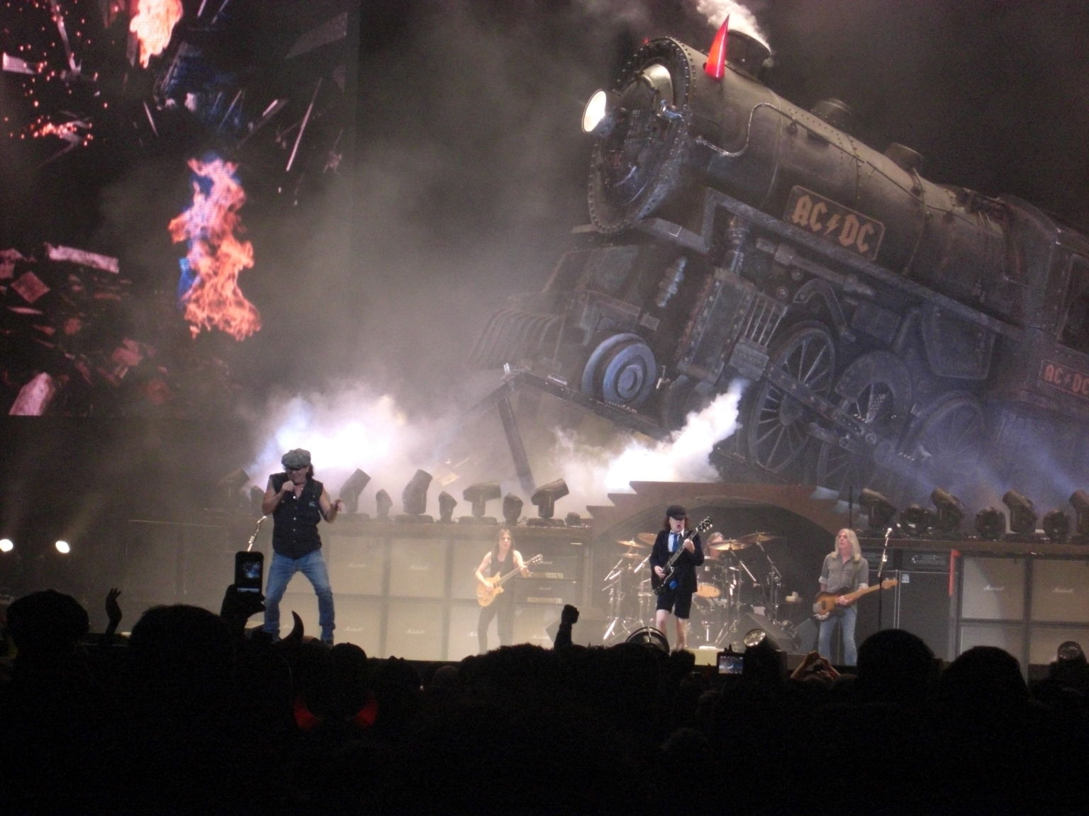 Cliff Williams stopt met AC/DC!