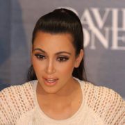 Kim Kardashian - Foto: Eva Rinaldi - (Bron: Wikimedia Commons)