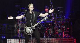 Nickelback - Bron: Stuart Sevastos - Flickr/Wikimedia Commons