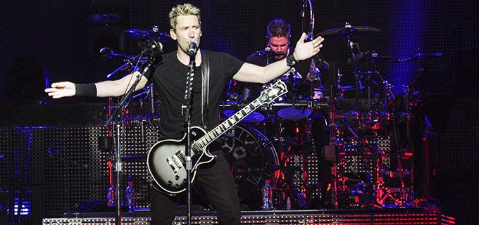 Nickelback - Bron: Stuart Sevastos - Flickr/Wikimedia Commons