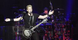 Nickelback - Bron: Stuart Sevastos - Flickr/Wikimedia Commons
