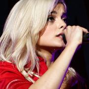 Bebe Rexha - Foto: Justin Higuchi - (Bron: Wikimedia Commons)