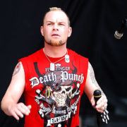 Five Finger Death Punch - Foto Adam Bielawski (Wikimedia)