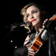 Erger jij je ook zo aan die kapotgedraaide nummers op de radio? Dit overkomt zelfs de allergrootste artiesten. Zij kunnen hun eigen hits niet meer kunnen aanhoren. Dit is een lijst met artiesten die hun eigen hits haten., Madonna - Fotocredits: Pascal Mannaerts - Wikimedia Commons (CC BY-SA 3.0)