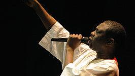 Youssou N'Dour - bron: Wikipedia - Foto: Henryk Kotowski