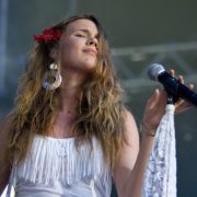 Joss Stone - Foto Benoît Derrier - Wikimedia Commons (CC BY-SA 2.0)