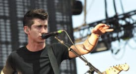 Alex Turner (Arctic Monkeys) - Foto Jason Persse (Wikimedia Commons)