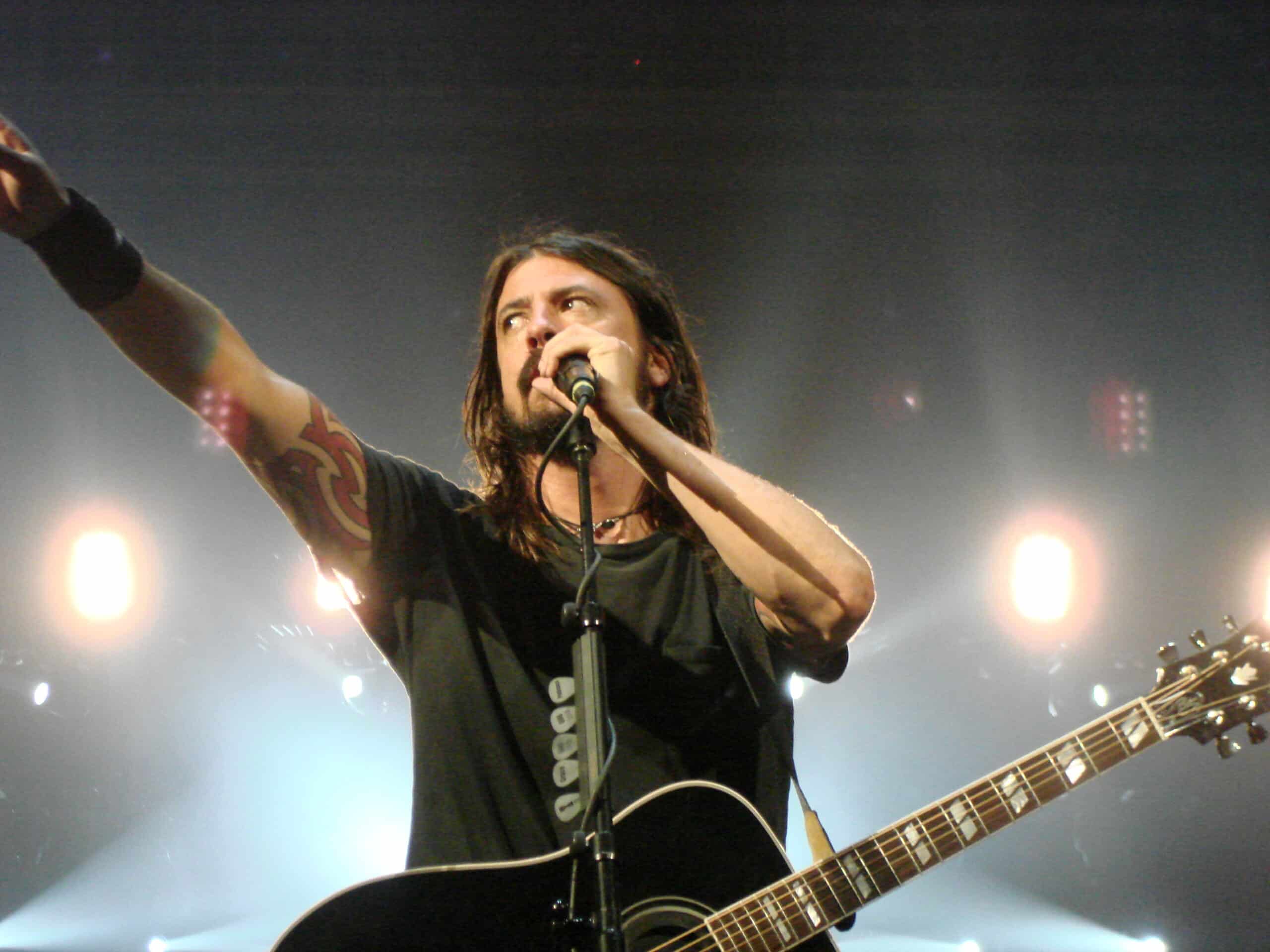 Dave Grohl (Foo Fighters)- Lindsay (Wikimedia Commons)