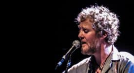 Glen Hansard - Fotocredits Matthew Staubmuller - CC Flickr (CC BY 2.0)