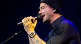 J Balvin (cropped) - Fotocredits Ralph Arvesen (Wikimedia Commons)