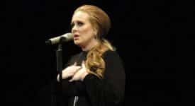 Adele - Fotocredits: Niko Transmission (Flickr - CC BY-SA 2.0)