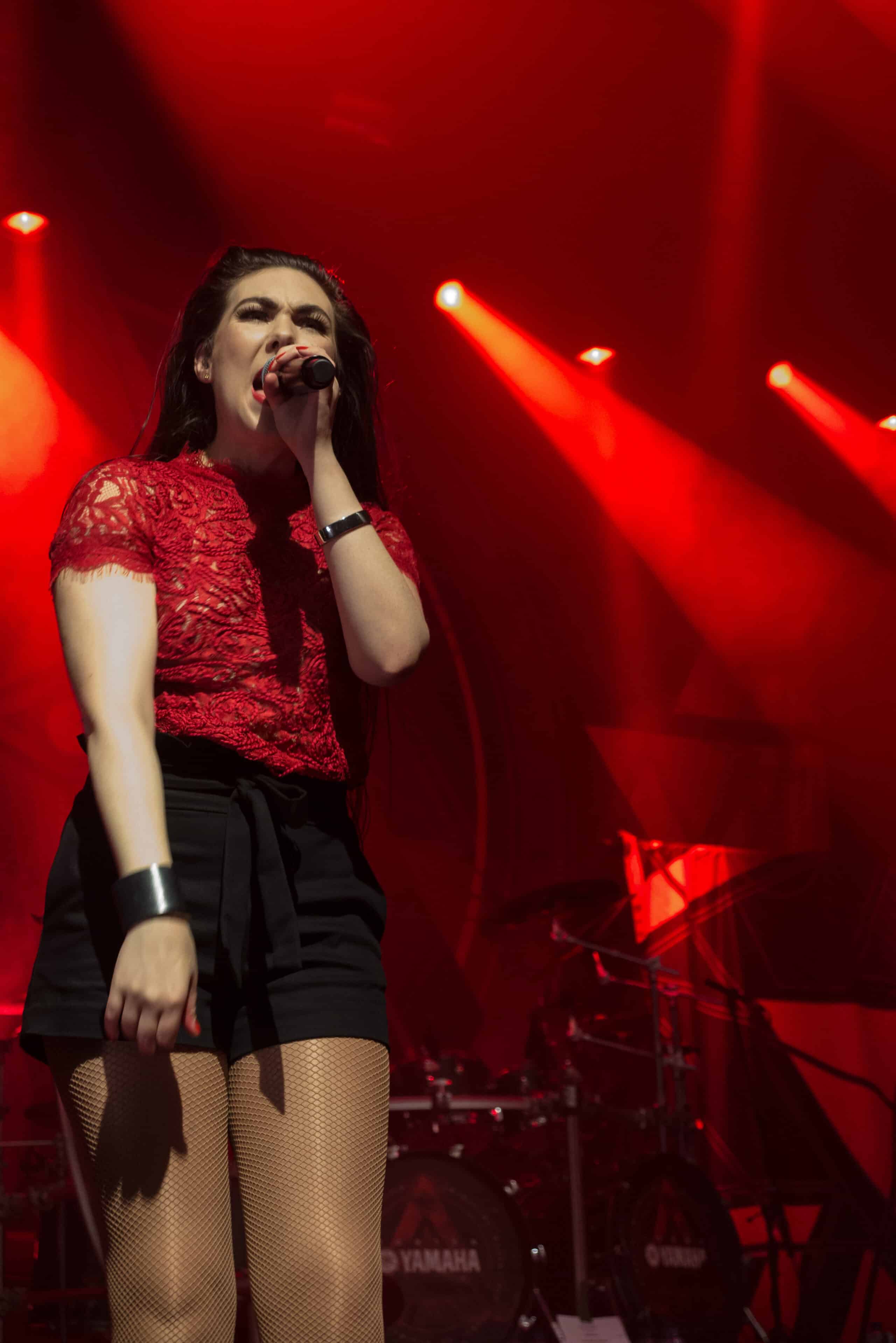 Amaranthe - Eluveitie en Amaranthe in Effenaar - Bron: Eigen werk - Fotocredits: Yascha Hoendenvangers