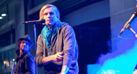 Awolnation (cropped) - Foto John Salvino (Flickr, licens CC BY-SA 2.0)