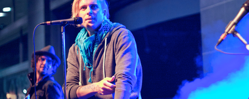 Awolnation (cropped) - Foto John Salvino (Flickr, licens CC BY-SA 2.0)