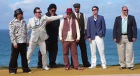 Fat Freddy's Drop - Bron: Wikipedia CC BY-SA 3.0 - Fotocredits: Sanellie