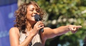 Whitney Houston - Fotocredits: Asterio Tecson (Wikimedia Commons) Hall of Fame