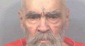 Charles Manson - Bron: Wikimedia Commons - Fotocredits: California Department of Corrections and Rehabilitation (publiek domein)