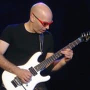 Joe Satriani - Bron: WikiMedia Commons - Fotocredits: Chascar - (CC BY 2.0)