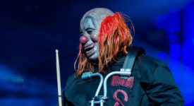 Shawn Clown Crahan (Slipknot) cropped - Foto Ralph Arvesen (Flickr, CC BY 2.0)