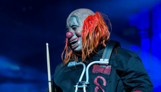 Shawn Clown Crahan (Slipknot) cropped - Foto Ralph Arvesen (Flickr, CC BY 2.0)