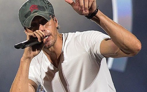 Enrique Iglesias - Bron: Wikimedia Commons - Fotocredits: Ralph Arvesen - (CC BY 2.5)