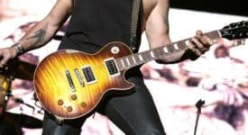 Gibson Les Paul gitaar (Slash) cropped - Foto daigooliva (Wikimedia CC BY-SA 2.0)