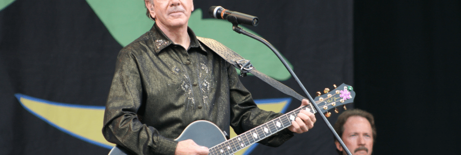 Neil Diamond (cropped) - Foto Neal Whitehouse Piper (Flickr, CC BY-SA 2.0)