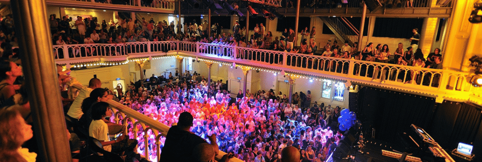 Yaeji, Hitklup At The Movies, Super-Sonic Jazz Festival- Paradiso Amsterdam - Foto: Photo RNW.org (Flickr, CC BY-ND 2.0) Black Pumas