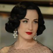 Dita Von Teese - Bron: Wikimedia Commons (CC BY-SA 2.0) - Fotocredits: Mireille Ampilhac