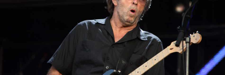 De legendarische Eric Clapton speelt live tijdens het Hard Rock Calling concert op 28 juni 2008 in Hyde Park, Londen. Author: Majvdl (Wikimedia Commons, CC BY-SA 3.0)