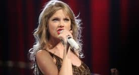 influencers, Taylor Swift - Eva Rinaldi (CC BY-SA 2.0), via Wikimedia Commons