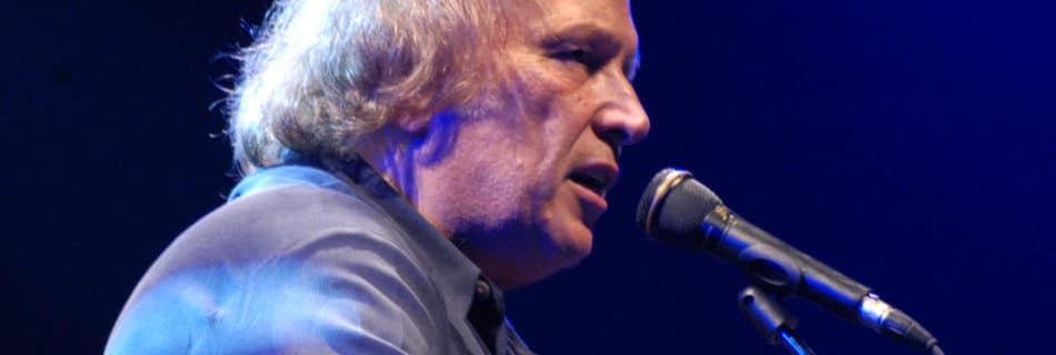 Don McLean in concert in Westport, CT. Author: Alan Howard (Wikimedia Commons, CC BY-SA 2.0)