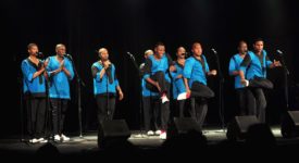 Ladysmith Black Mambazo - Foto Joe Mabel (Wikimedia, CC BY-SA 2.0)