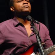 Robert Cray - Foto Steve Hopson (Wikimedia Commons, CC BY 2.5)