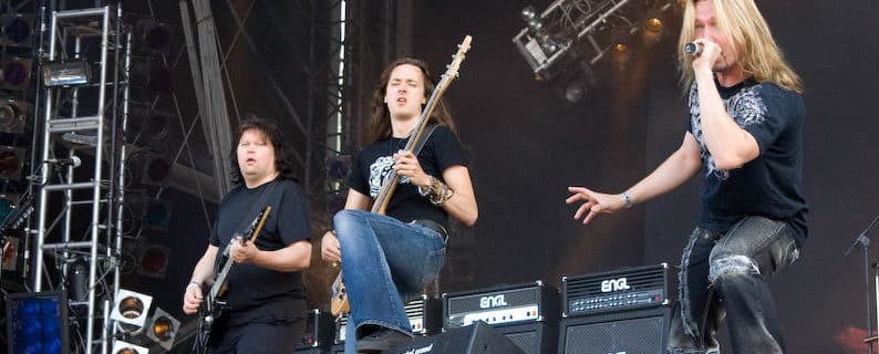 Stratovarius Timo Tolkki, Lauri Porra, Timo Kotipelto, Wacken Open Air 2007. Auteur: Matthias 'mattness' Bauer (wikimedia commons, CC BY-SA 3.0)