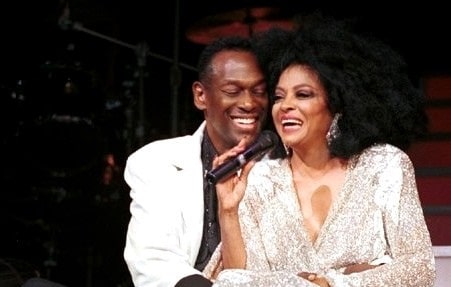 Luther Vandross - By ImagePros (Flickr) [CC BY 2.0 (https://creativecommons.org/licenses/by/2.0)], via Wikimedia Commons