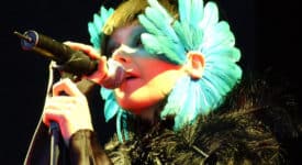 Björk - Credits: Zach Klein via Wikimedia Commons (CC BY 2.5)