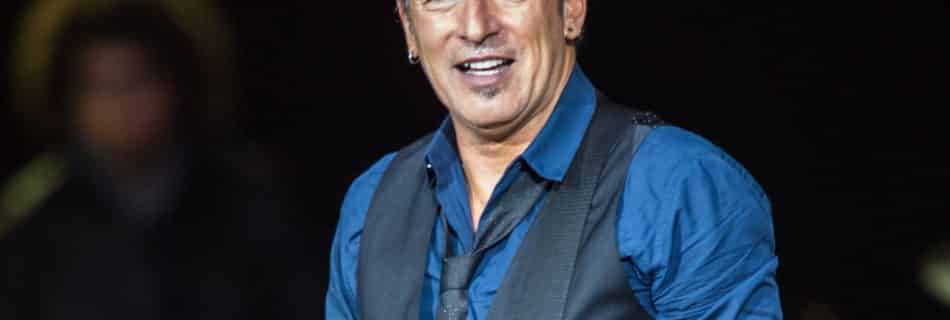 Bruce Springsteen (E Street Band, cropped) - Fotograaf Bill Ebbesen - Wikimedia Commons (CC BY-SA 3.0)