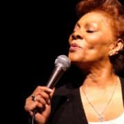Dionne Warwick - Fotograaf istolethetv - Flickr (CC BY 2.0)