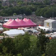 Pinkpop terrein - Foto Maurice van Bruggen (Wikimedia Commons, CC BY-SA 3.0)