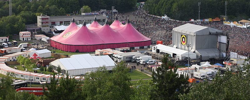 Pinkpop terrein - Foto Maurice van Bruggen (Wikimedia Commons, CC BY-SA 3.0)